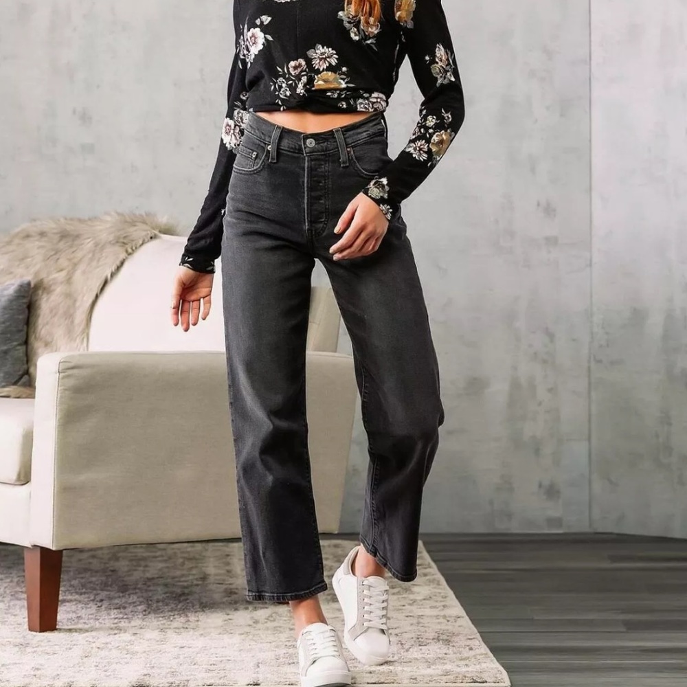 Levi's Worse For Wear Black Ribcage Straight Jeans - Picture 2 of 9